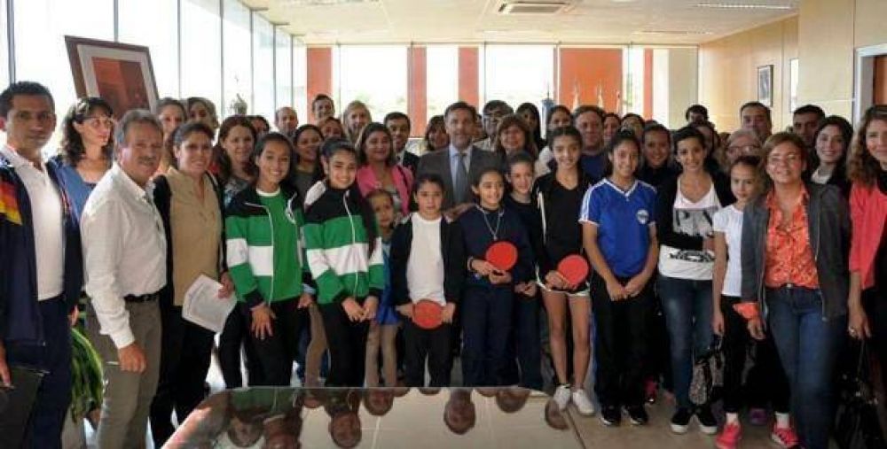 M�s escuelas acuerdan la pr�ctica de deportes en sus instalaciones