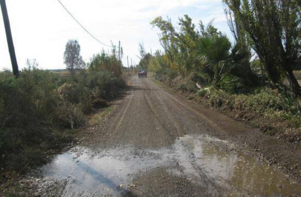 Destinan $12 millones para mejoras de caminos rurales