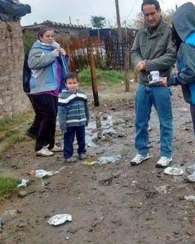 Por la lluvia tuvieron que asistir a casi 400 familias