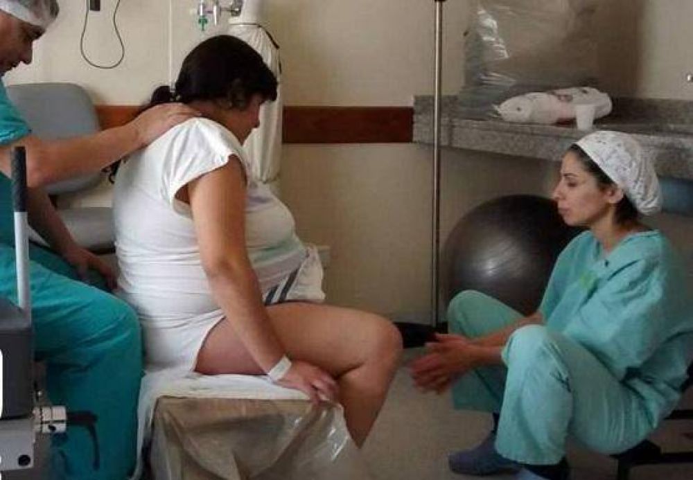 Salud insta a propiciar el parto respetado y disminuir las ces�reas