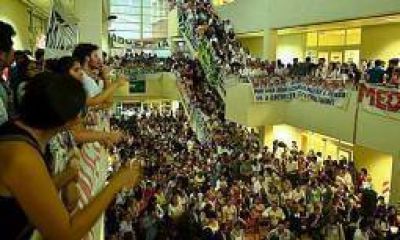 Docentes universitarios cerraron paritaria con aumento de 35%