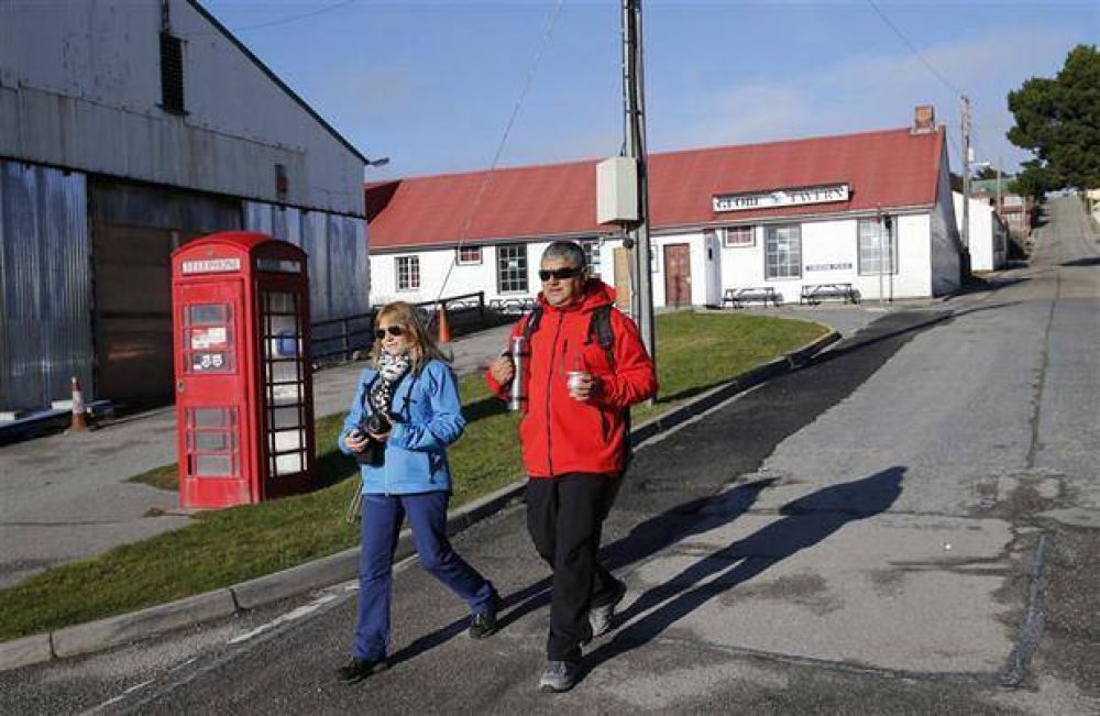 Malvinas: el Gobierno eval�a restituir los vuelos y dar asistencia sanitaria