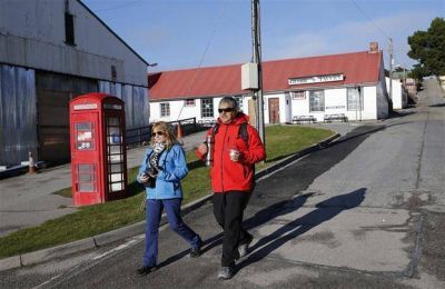 Malvinas: el Gobierno eval�a restituir los vuelos y dar asistencia sanitaria