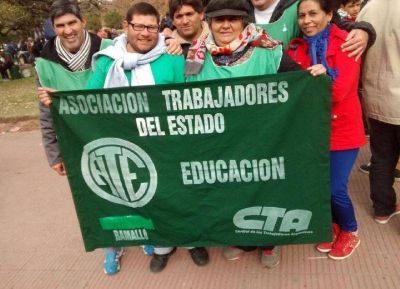 ATE Regional dijo presente en la multitudinaria movilizaci�n en La Plata