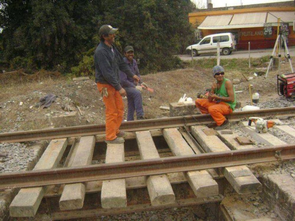 Contin�an las tareas en la zona del paso a nivel de San Mart�n