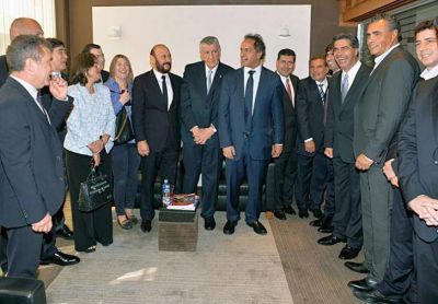 El peronismo arma un gabinete en las sombras y se reagrupa