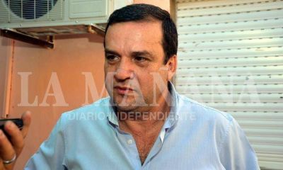 �Ahora, Gildo Insfr�n quiere ir de gira con los mal nacidos�, ironiz� el diputado Z�rate