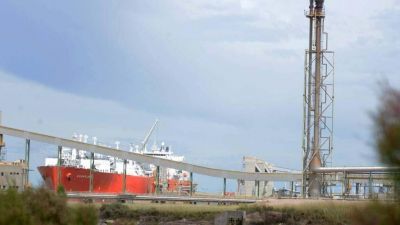 La llegada de gas al puerto de Bah�a registra una ca�da del 57 %
