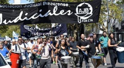 En pleno conflicto, el gobierno retoma negociaciones paritarias con m�dicos y judiciales