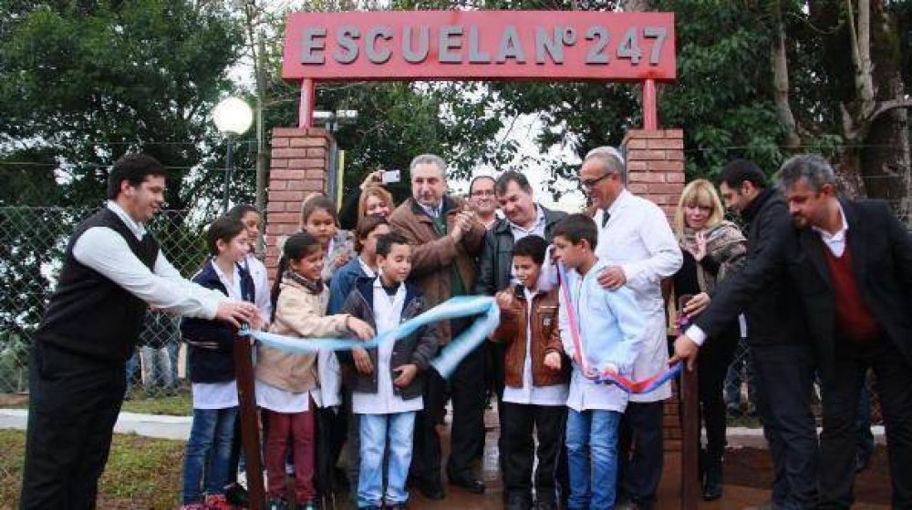 Passalacqua inaugur ampliaciones en la escuela N 247 de Puerto Leoni