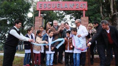 Passalacqua inaugur� ampliaciones en la escuela N� 247 de Puerto Leoni