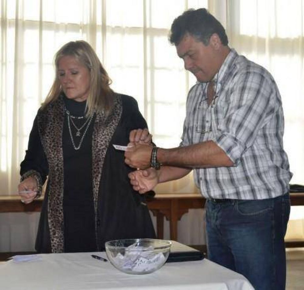Sortearon viviendas en Tres Lomas y anuncian la construcci�n de 40 m�s del Plan �M�s Cerca�