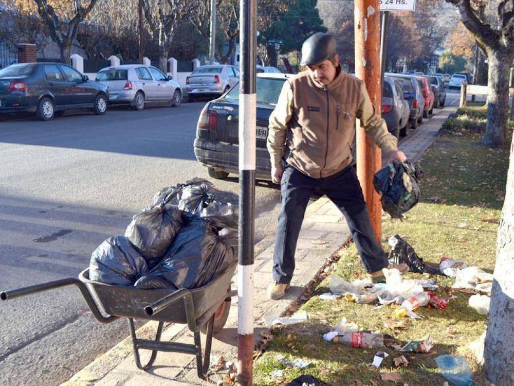 ONGARATO ENOJADO: �No levanto m�s el tel�fono por los operarios forestales�