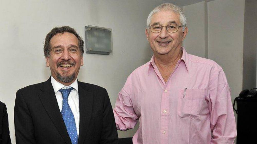 Lino Bara�ao le respondi� a Adri�n Paenza: 