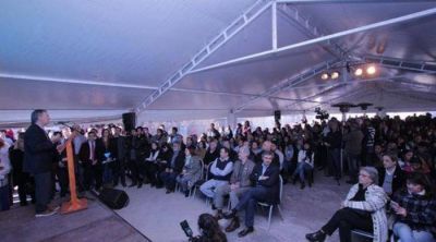 Gobierno lanz� el programa de capacitaci�n en oficios en C�rdoba