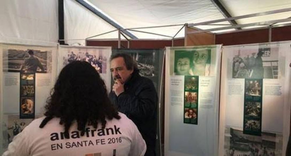 Ricardo Alfons�n visit� el espacio Ana Frank en Santa Fe