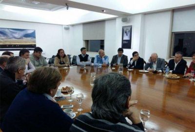 El Gobernador lleg� a un acuerdo con los intendentes por la coparticipaci�n