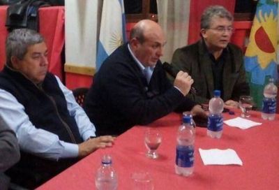 El senador Fern�ndez visit� el Comit� de Distrito de Tres de Febrero