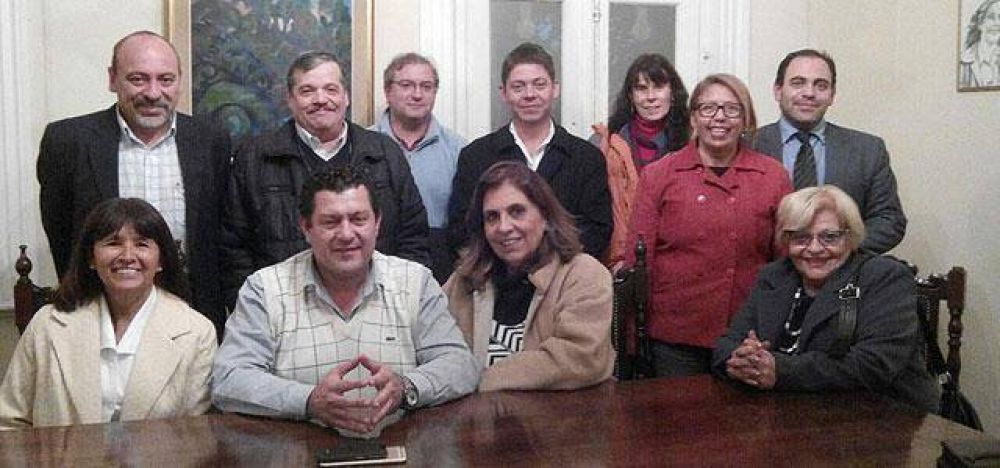 Reuni�n de funcionarios y vecinos por seguridad