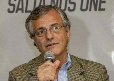 Durand Cornejo le reclam� al embajador de Bolivia por la carga de combustible