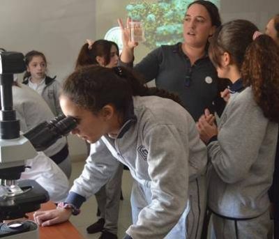 M�s de 400 alumnos primarios se acercaron a la ciencia en una jornada del Conicet local