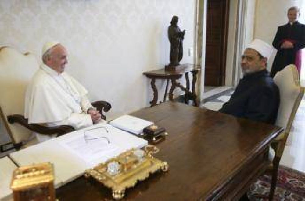 El CIRA celebra el histrico encuentro entre el Papa Francisco y el Imam de Al Azhar