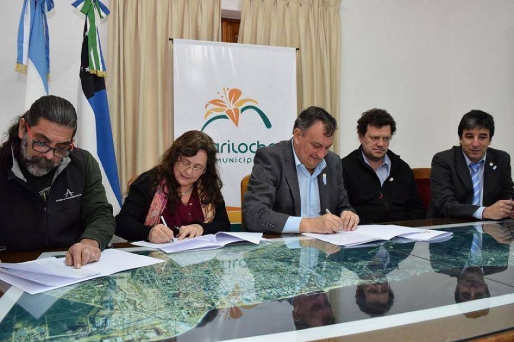 Municipio firm� Acta con EcoSure�os para la utilizaci�n de espacios de comercializaci�n