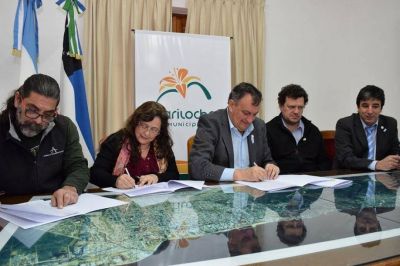 Municipio firm� Acta con EcoSure�os para la utilizaci�n de espacios de comercializaci�n