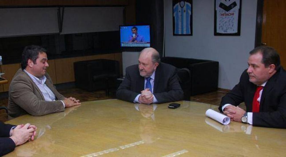 Firman convenios con el Ministerio de Trabajo