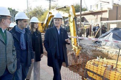 Macri recorri� obras h�dricas en Mor�n junto a Vidal y Tagliaferro
