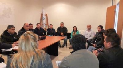 Reuni�n entre el Ministerio, Polic�a y vecinos de los barrios Barrancas Coloradas y Estrella del Sur