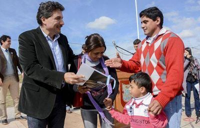 Entregaron 24 viviendas a familias de Rosario de la Frontera