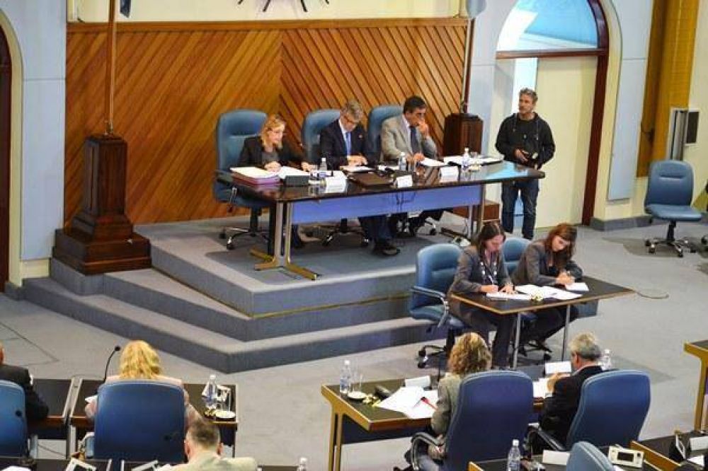 Diputados trata el presupuesto provincial 2016