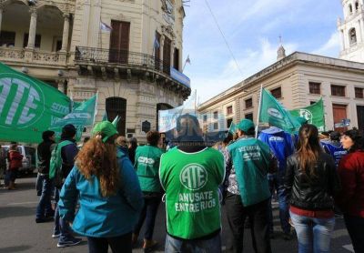 En el paro de ATE hubo duras cr�ticas a Sergio Varisco y Ariel De la Rosa