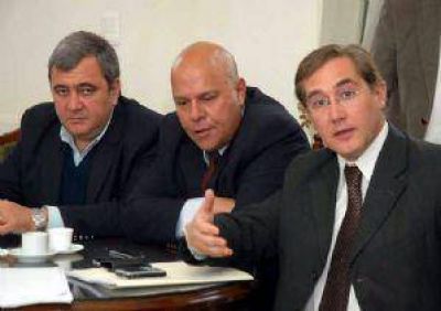 Maniobra financiera de Jaque para destrabar el plan de vivienda
