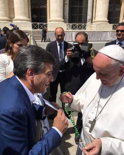 El Papa salud� a intendentes argentinos, quienes le hablaron de narcotr�fico y violencia de g�nero