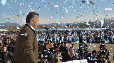 Tras el toque de diana en la puerta de la casa del gobernador, los festejos se trasladaron a San Rafael