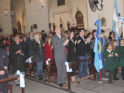 Molina asisti� al tedeum y particip� de un festival patrio