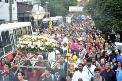 Preparan la procesi�n para celebrar el Corpus Christi