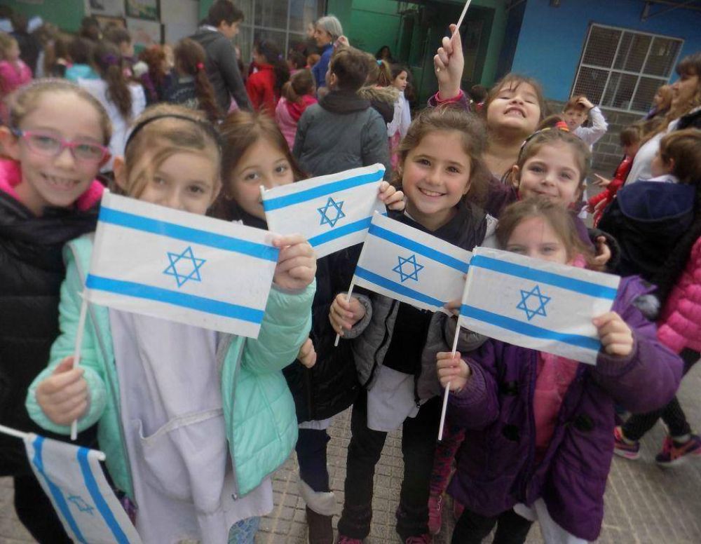 La escuela Scholem Aleijem celebr Iom Haatzmaut