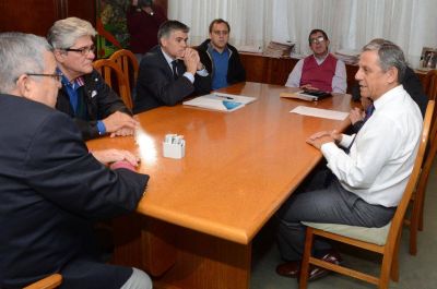 Ceden terrenos a una cooperativa para construir viviendas