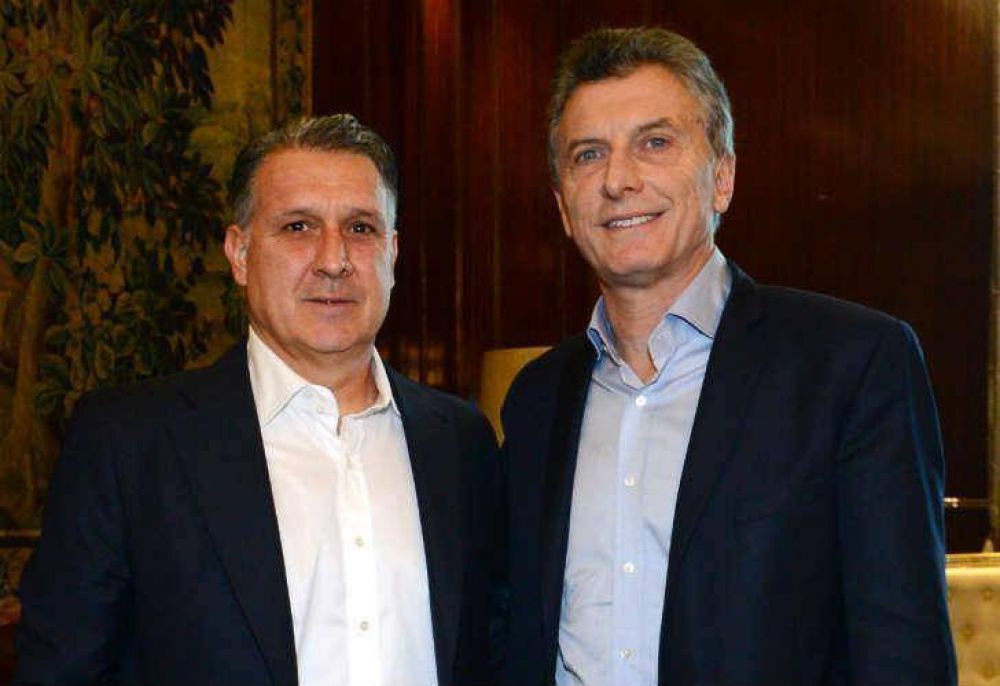 Martino visit a Mauricio Macri en Casa Rosada