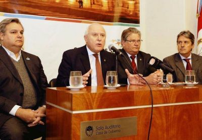 Girar�n fondos a municipios para arreglar caminos rurales