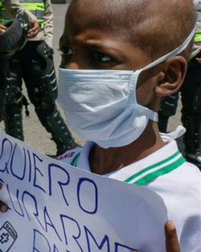 La muerte de un chico por falta de medicamentos indigna a Venezuela
