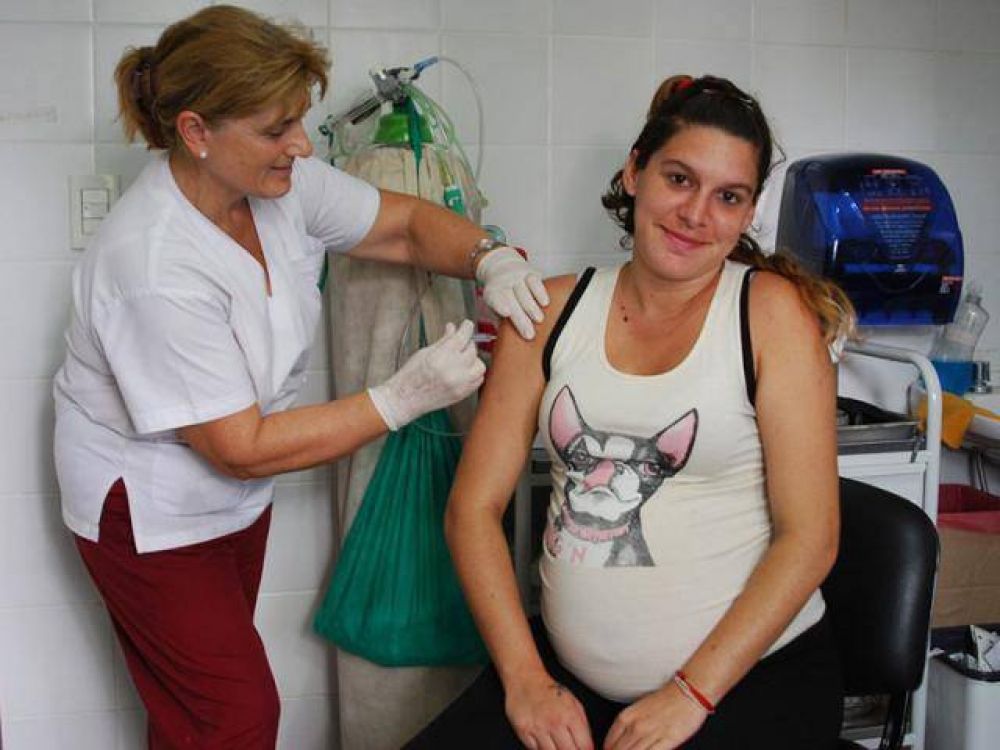 Instan a vecinos a aplicarse la vacuna contra la gripe