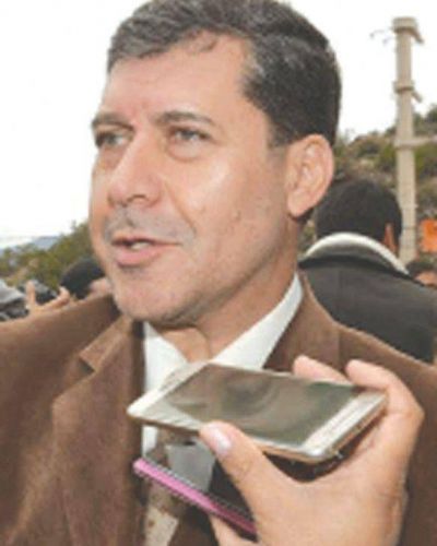 �No podemos vivir permanentemente de los recursos nacionales�