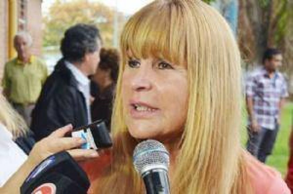 Ada Ayala contradice a la Provincia: El Puerto de Barranqueras no est operable