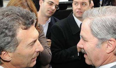 Sol� quiere correr a Kirchner del PJ y Macri quiere correr a Sol� de 2011
