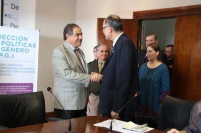 Consejeros y jueces de la Ciudad firmaron el �Compromiso por la Igualdad�