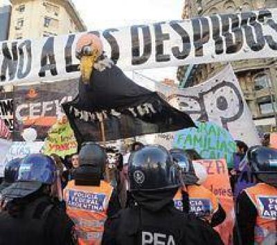 M�s despidos despu�s del veto